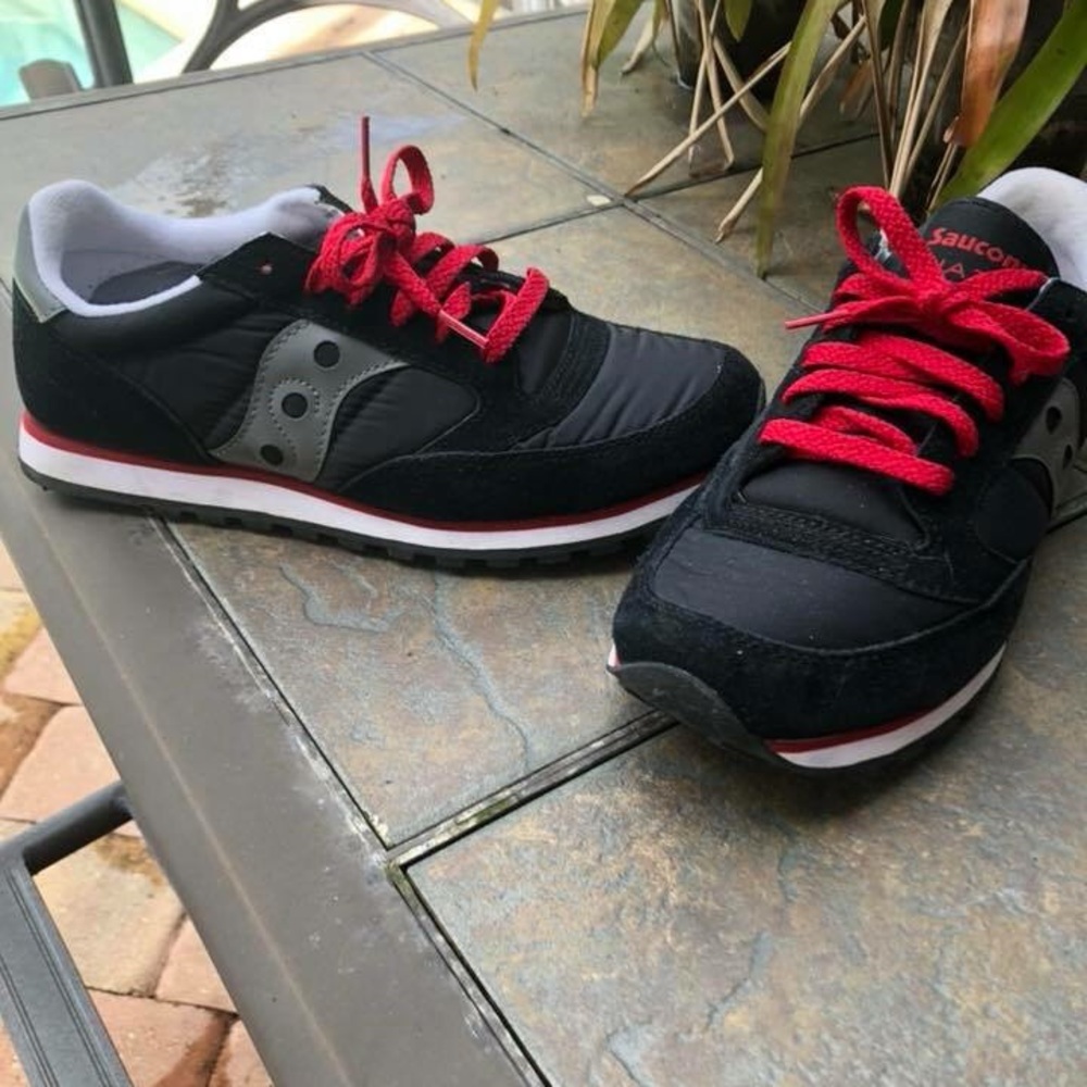 Walking shoe